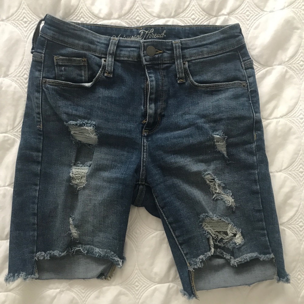 Universal thread Distressed Bermuda shorts